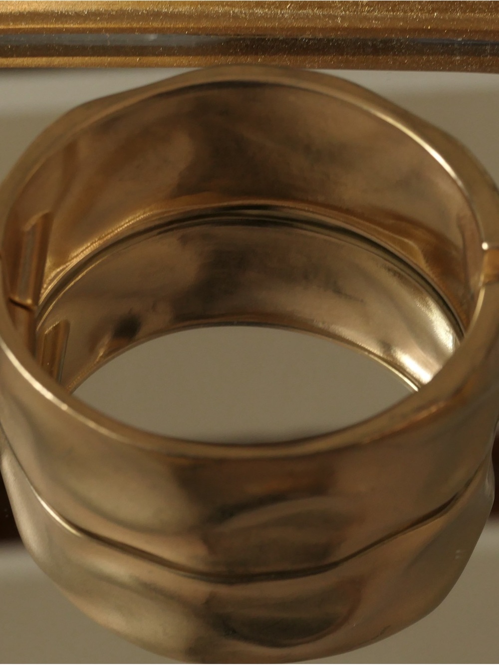 CHICO'S 'CIANA' WIDE HAMMERD GOLD TONE MOLTEN HINGED CUFF BANGLE BRACELET - Picture 2 of 2